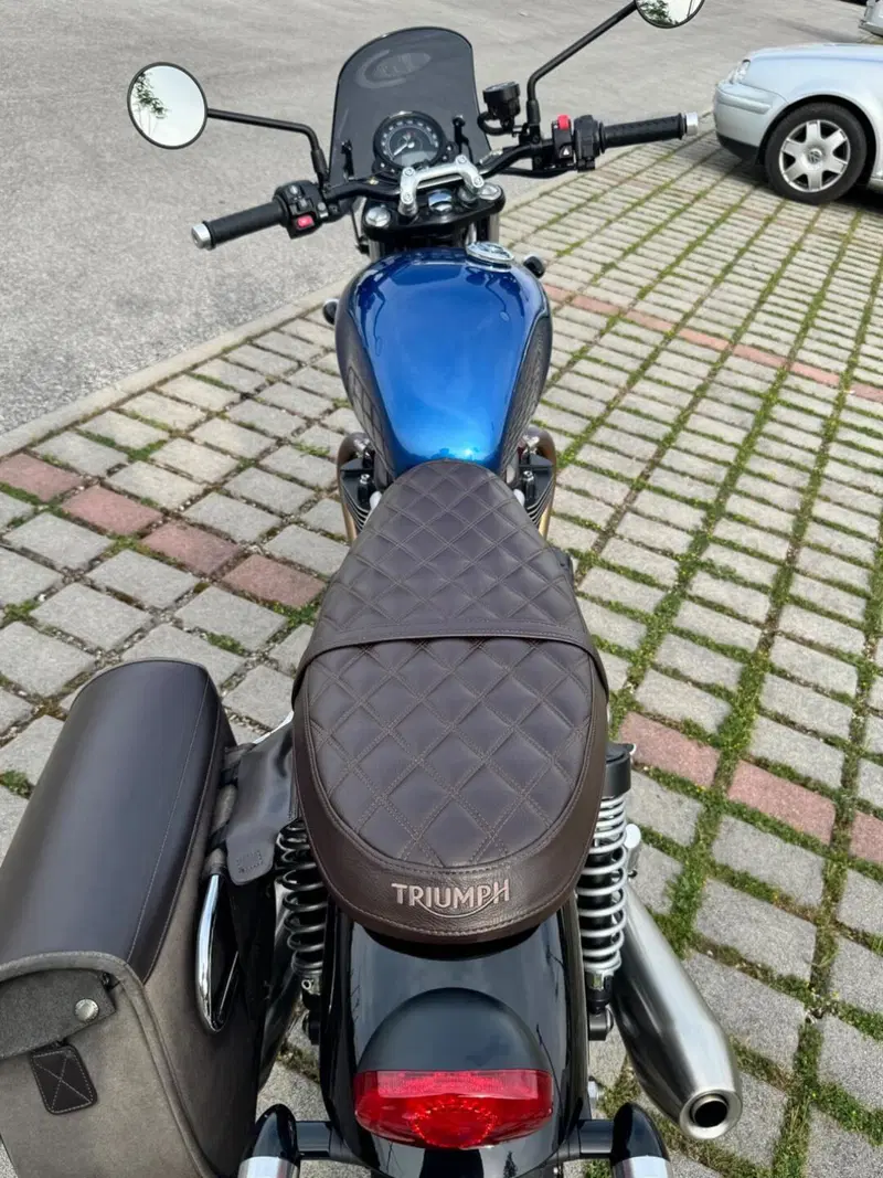 Triumph Street Twin 900 (2021 - 22) (5)