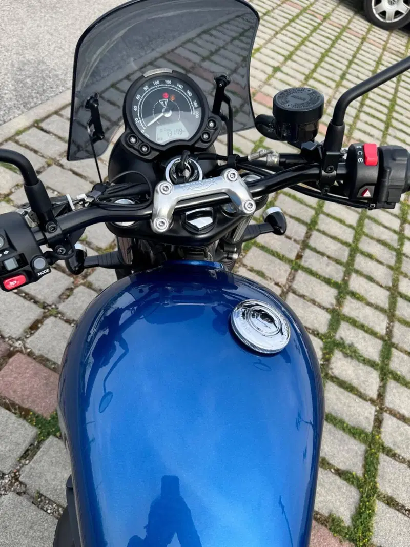Triumph Street Twin 900 (2021 - 22) (6)
