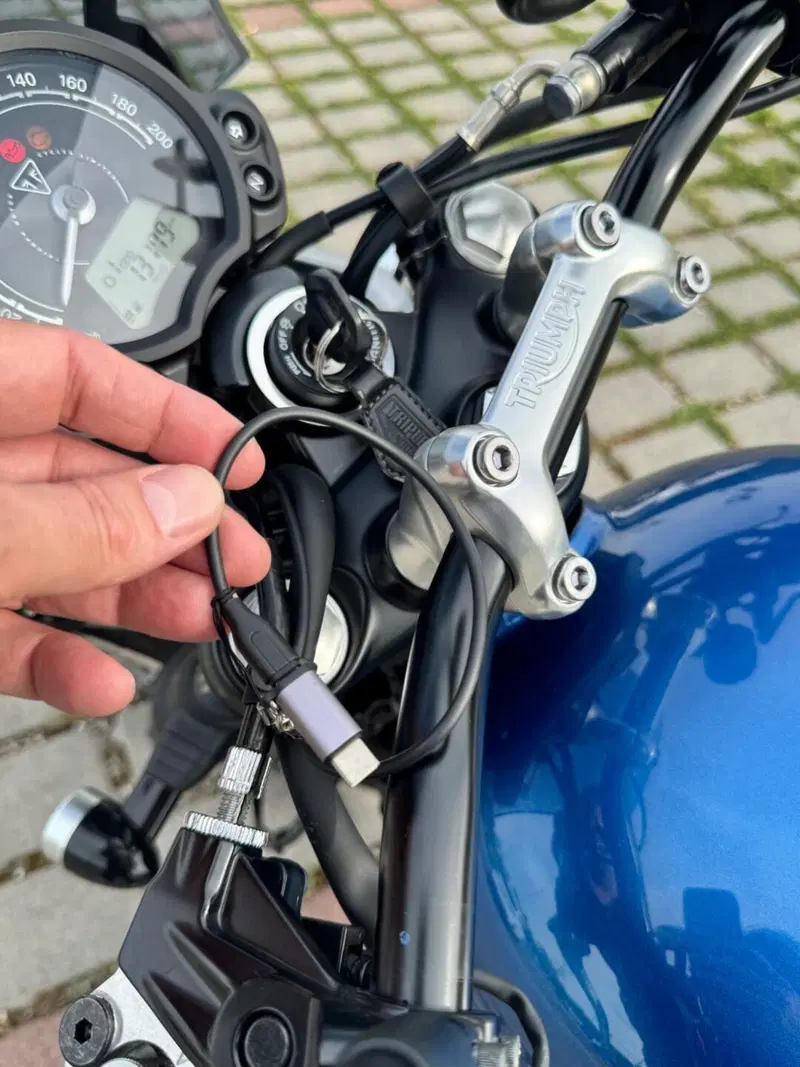 Triumph Street Twin 900 (2021 - 22) (7)