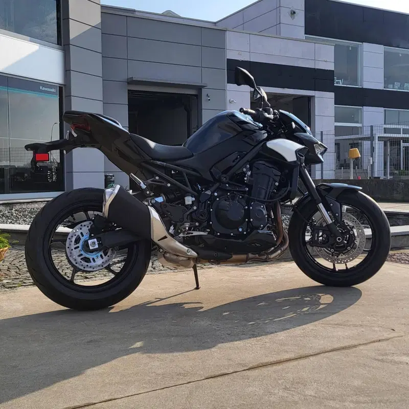 Kawasaki Z 900 A2 (2025 - 26) (2)