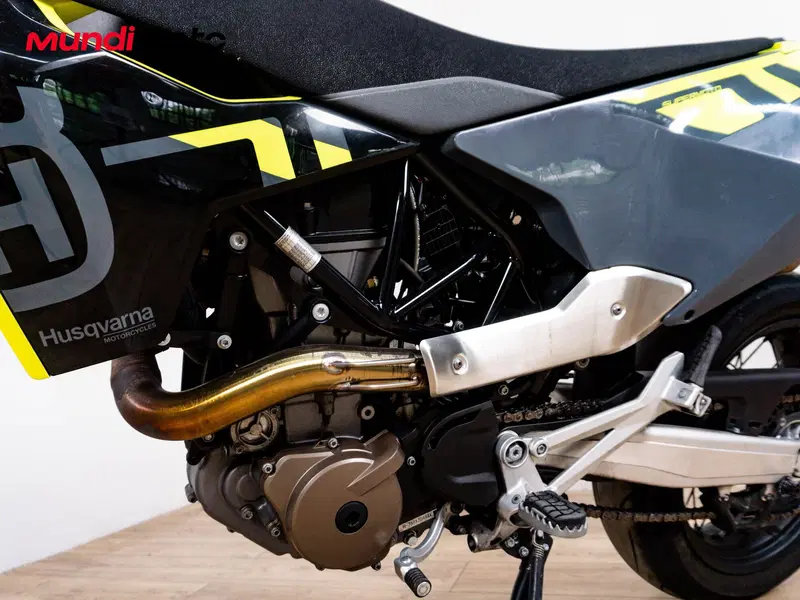 Husqvarna 701 Supermoto (2022) (9)
