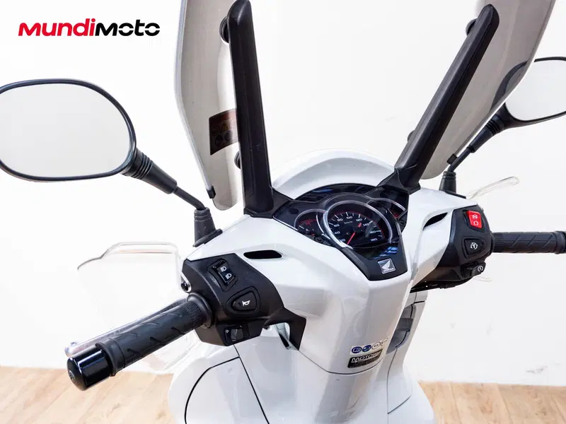 Honda SH 300 i ABS (2013 - 14) (11)