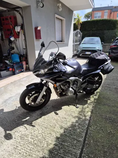 Yamaha FZ6 Fazer (2004 - 07) usata