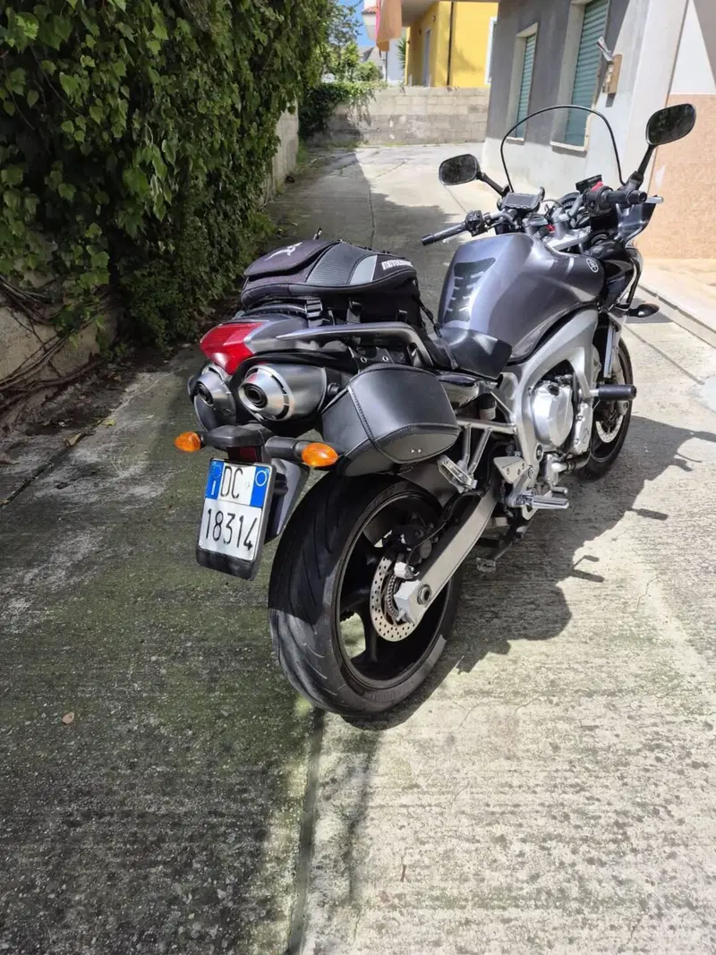 Yamaha FZ6 Fazer (2004 - 07) (3)