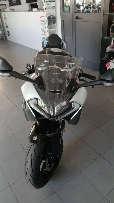CFMOTO 675SR-R (2025 - 26) nuova