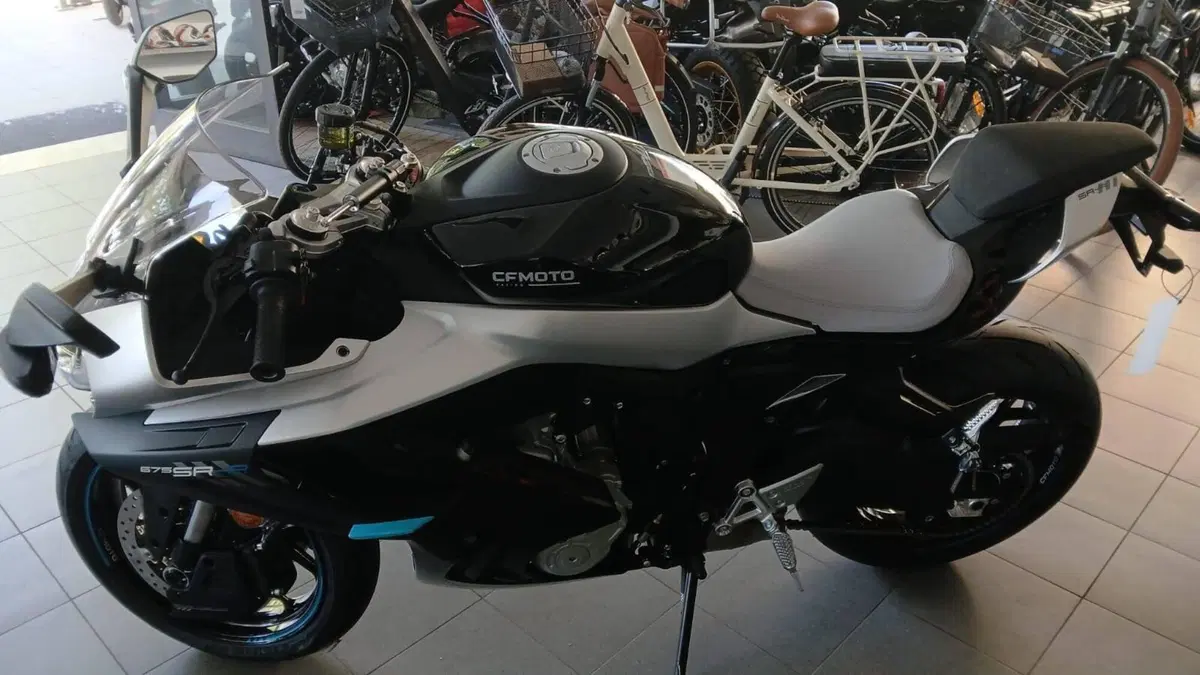 CFMOTO 675SR-R (2025 - 26) (3)