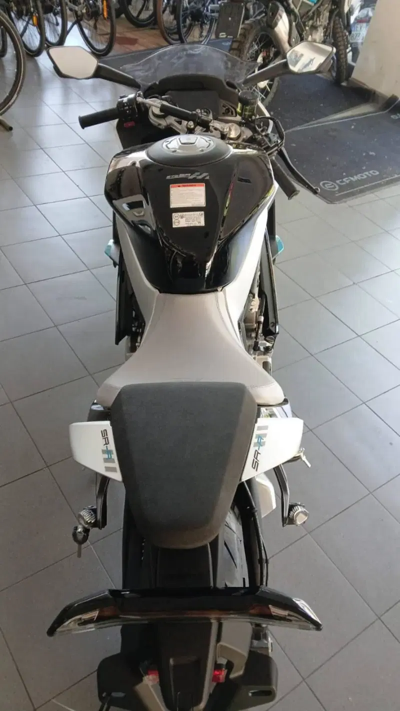 CFMOTO 675SR-R (2025 - 26) (4)