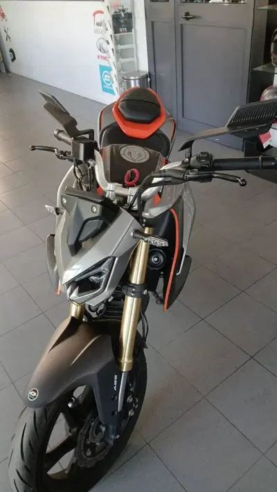 QJ Motor SRK 125 S (2025 - 26) usata