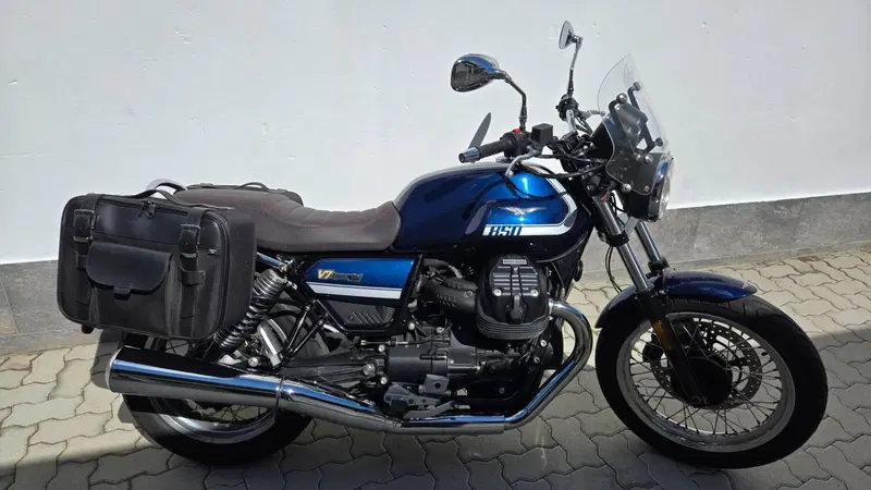 Moto Guzzi V7 Special (2021 - 24) (2)