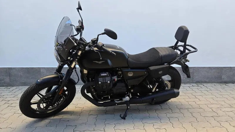 Moto Guzzi V7 Stone (2025 - 26) (3)