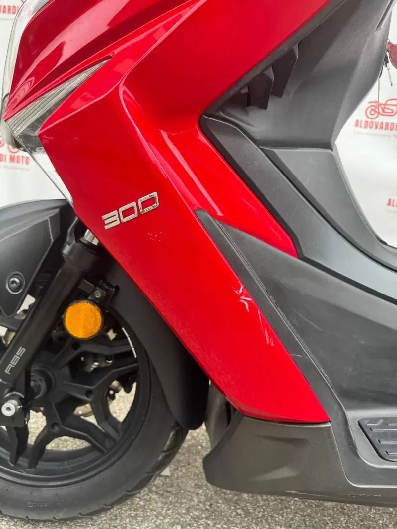 Kymco X-Town 300i ABS (2016 - 20) (13)