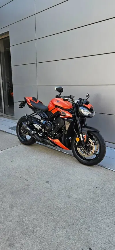 Triumph Street Triple 765 R (2023 - 26) usata