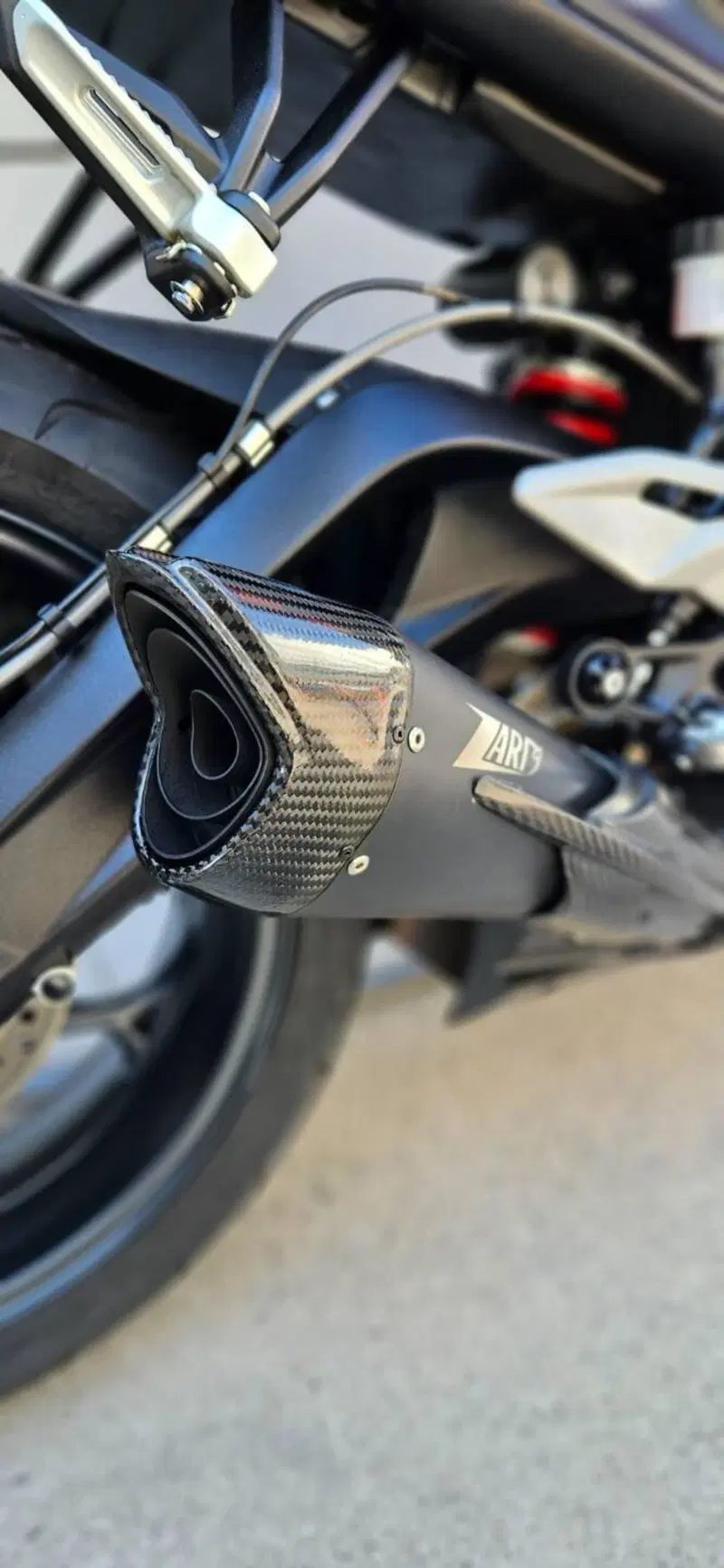 Triumph Street Triple 765 R (2023 - 26) (13)