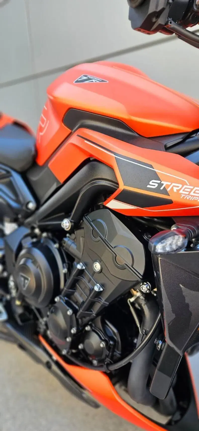 Triumph Street Triple 765 R (2023 - 26) (9)