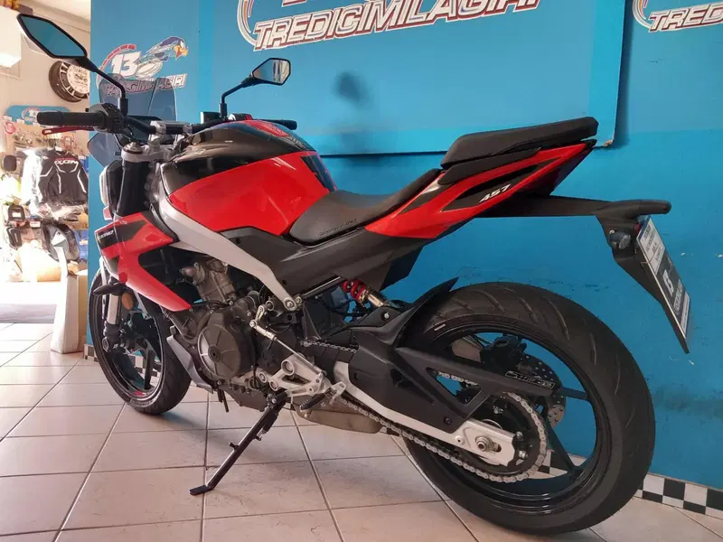 Aprilia Tuono 457 (2025 - 26) (6)