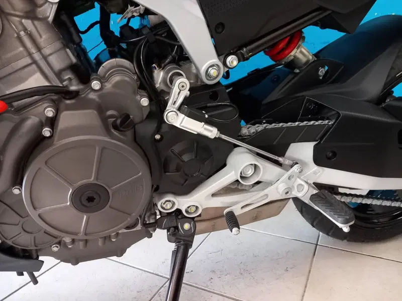 Aprilia Tuono 457 (2025 - 26) (9)
