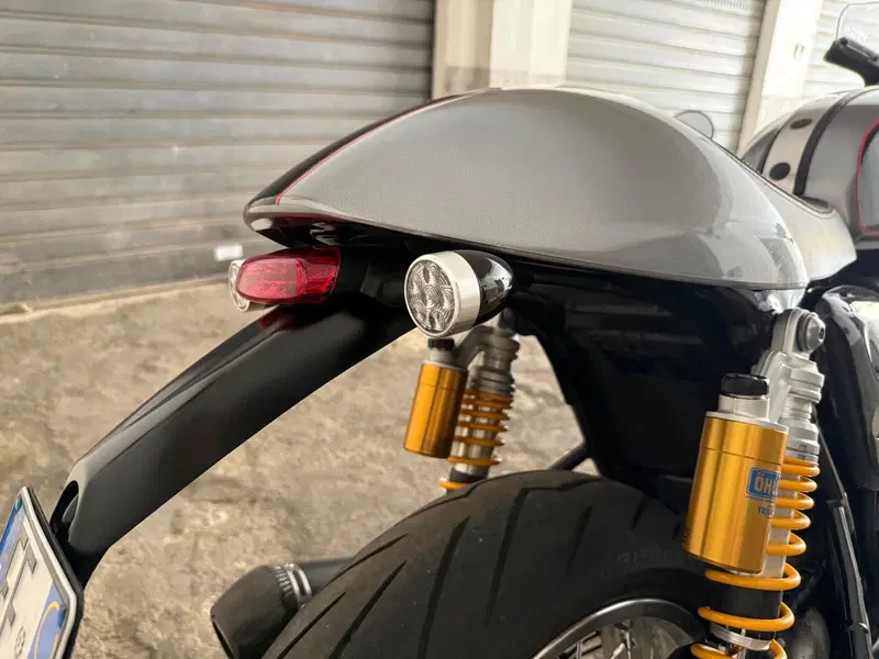 Triumph Thruxton 1200 R (2016) (5)