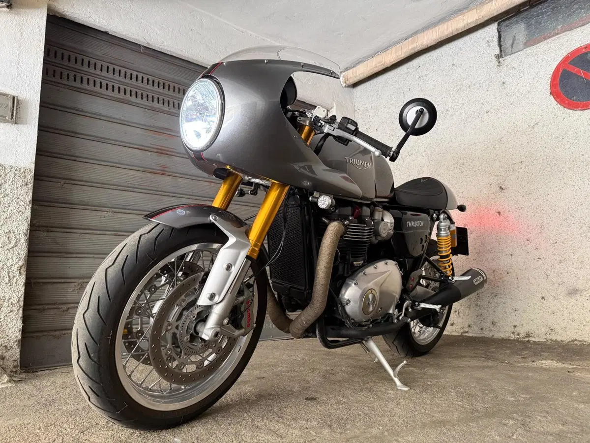 Triumph Thruxton 1200 R (2016) (20)