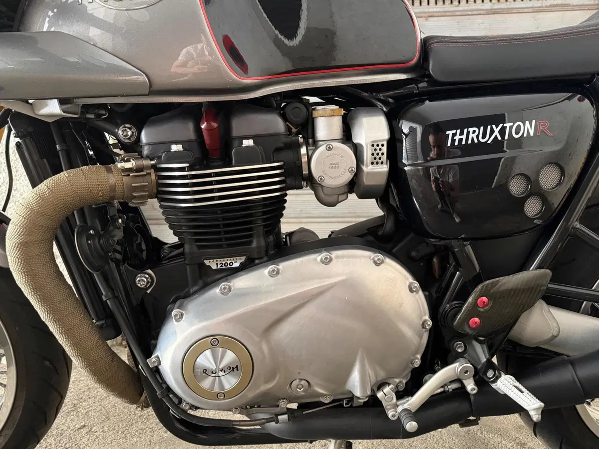 Triumph Thruxton 1200 R (2016) (11)