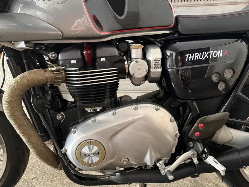Triumph Thruxton 1200 R (2016) (11)