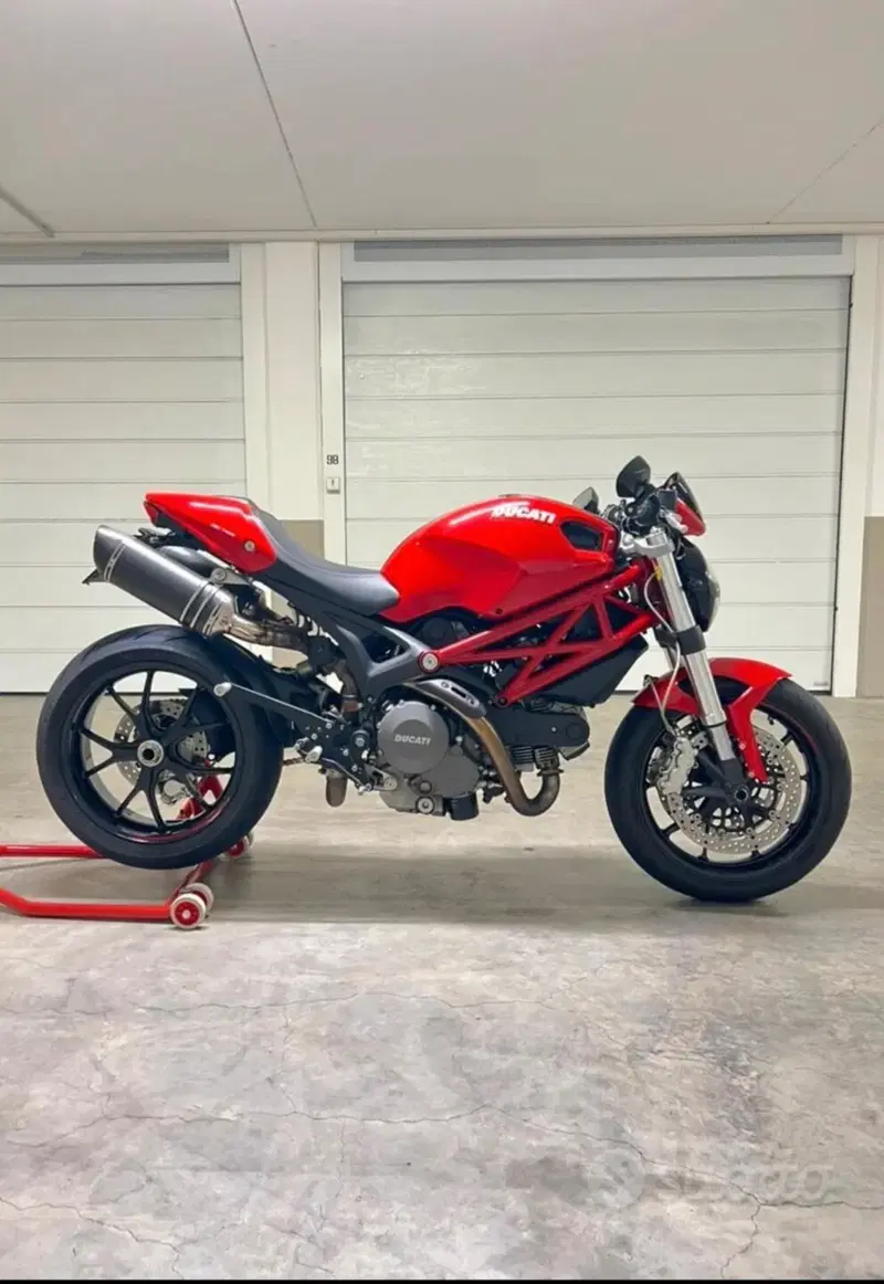 Ducati Monster 796 (2010 - 13) (2)