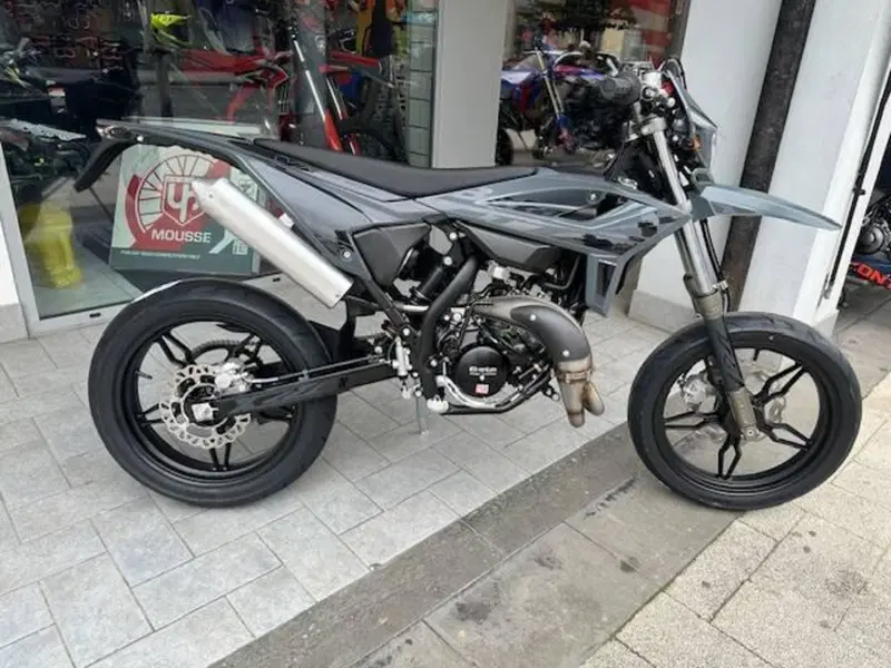 Betamotor RR 50 Motard - X Special Edition (2024 - 26) (4)