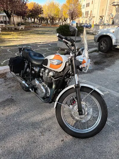 Triumph Bonneville T100 (2001 - 07) usata