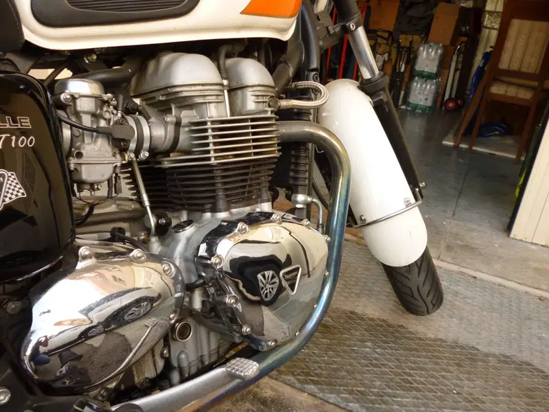 Triumph Bonneville T100 (2001 - 07) (2)