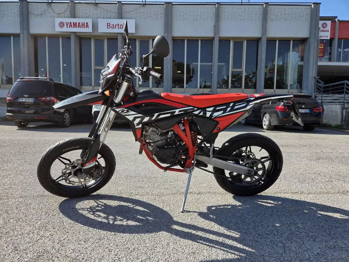Betamotor RR 125 4T Motard LC (2021 - 23) (4)