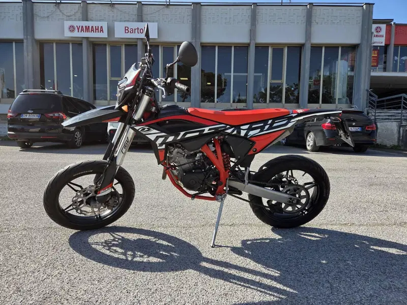 Betamotor RR 125 4T Motard LC (2021 - 23) (4)