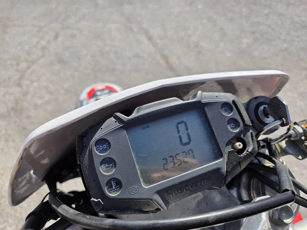 Husqvarna SM 125 (2008) (5)