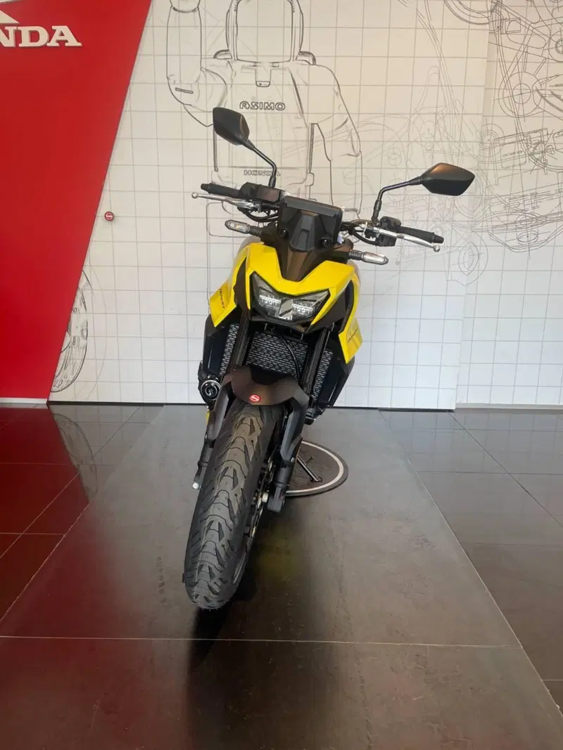 Honda CB 750 Hornet (2026) (3)