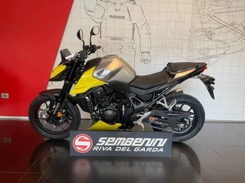 Honda CB 750 Hornet (2026) (5)
