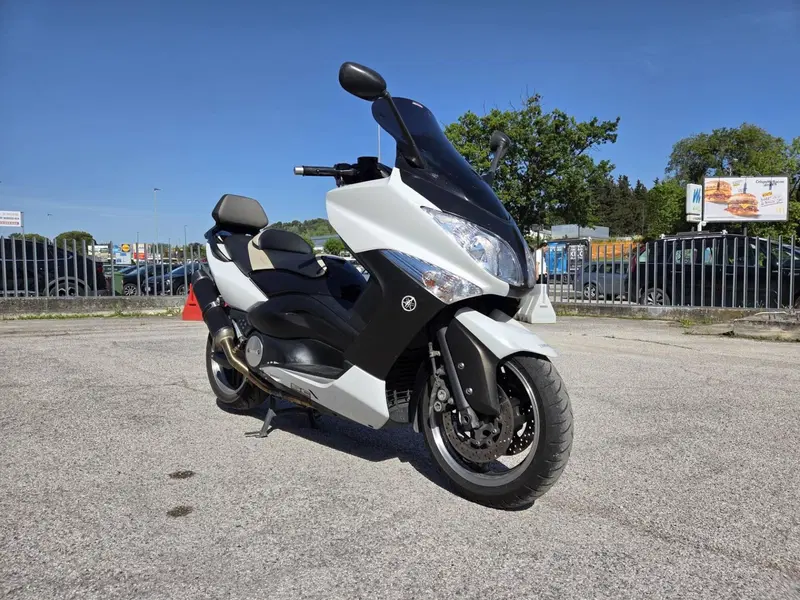 Yamaha T-Max 500 White Max (2010 - 11) (2)