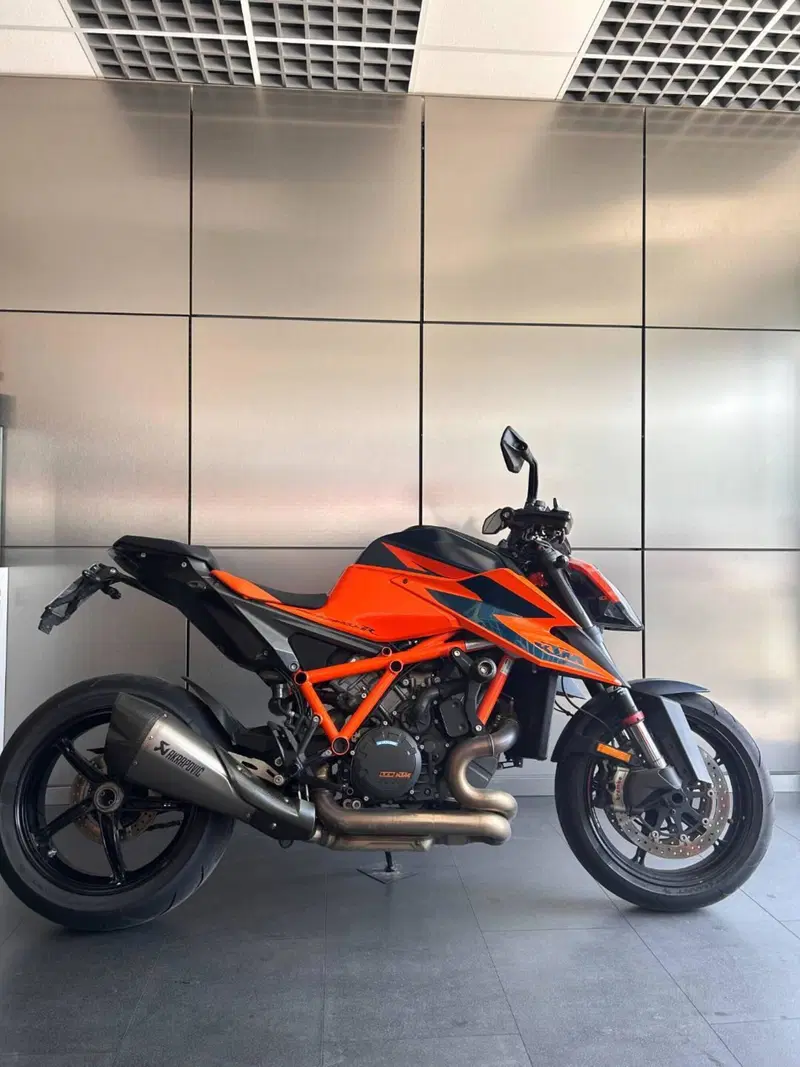 KTM 1290 Super Duke R (2020)