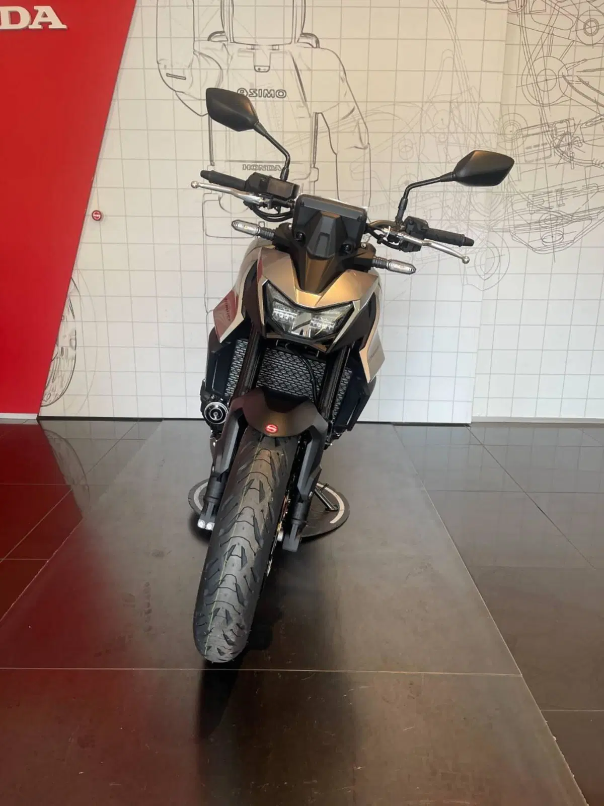 Honda CB 750 Hornet (2026) (3)