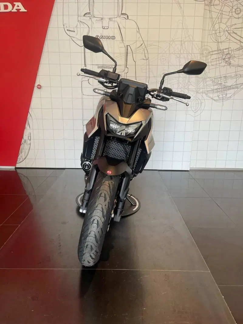 Honda CB 750 Hornet (2026) (3)