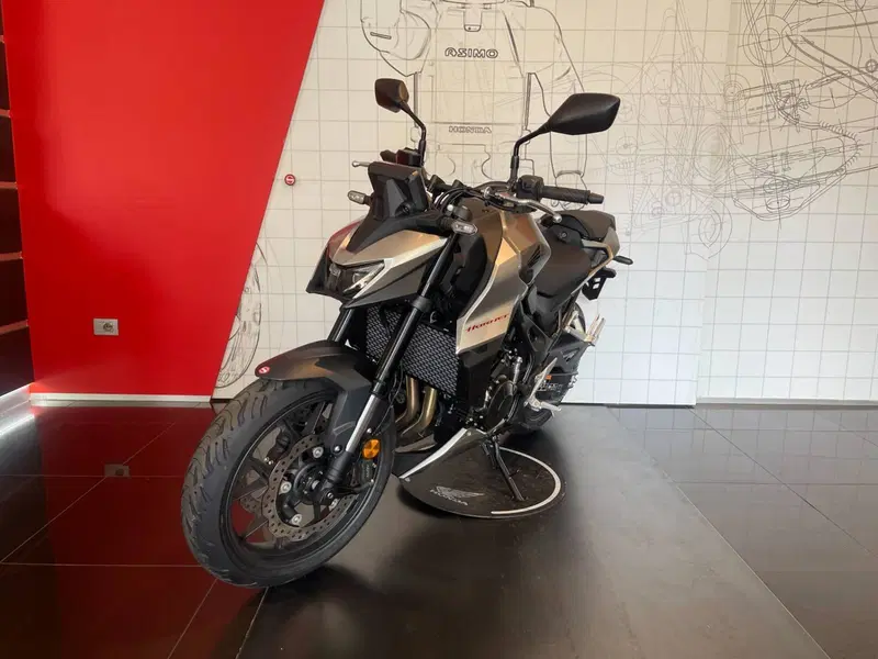 Honda CB 750 Hornet (2026) (4)