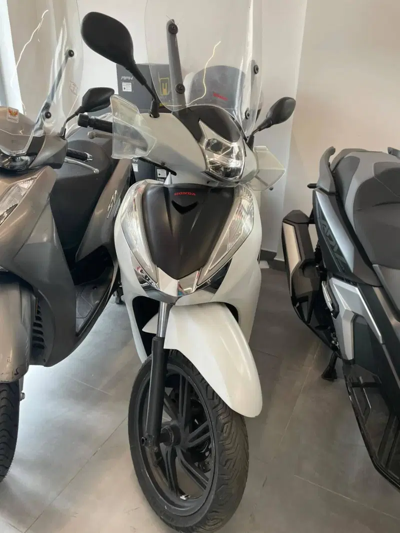Honda SH 300 i ABS (2016 - 20) (4)