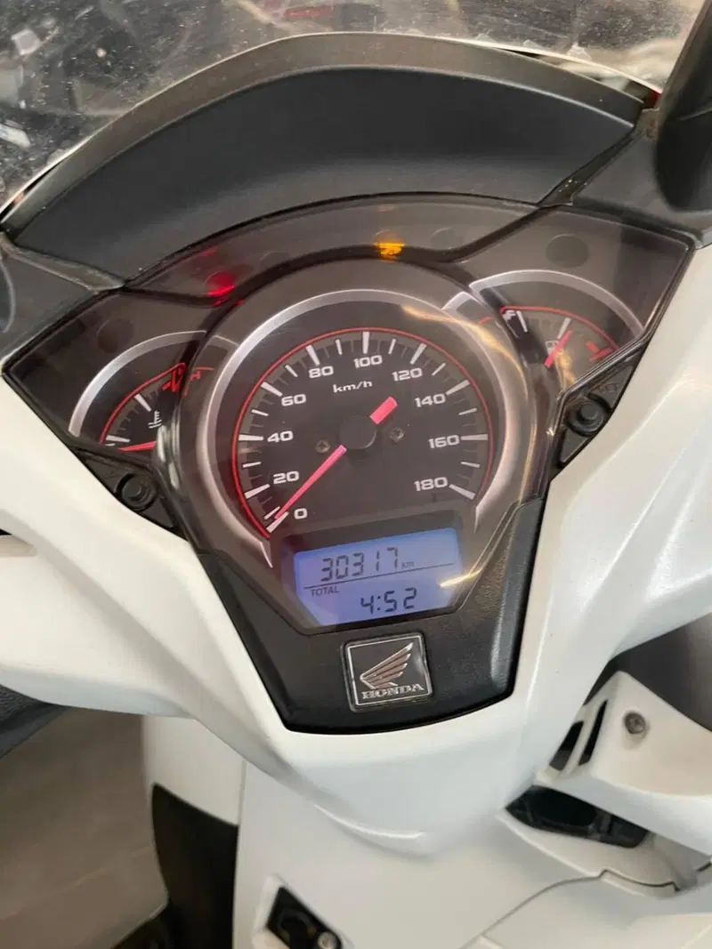 Honda SH 300 i ABS (2016 - 20) (5)