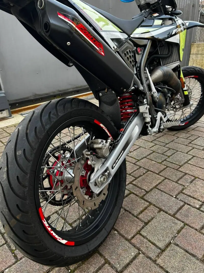 Fantic Motor Motard 50 Performance 2t (2020) (6)