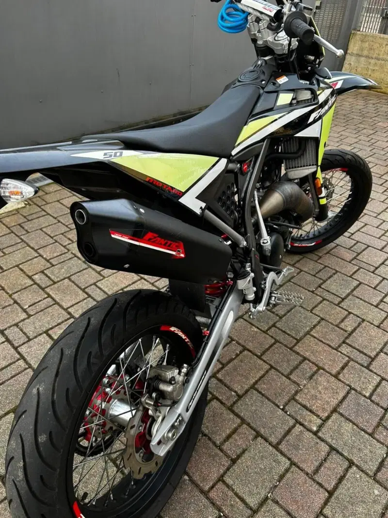 Fantic Motor Motard 50 Performance 2t (2020) (2)