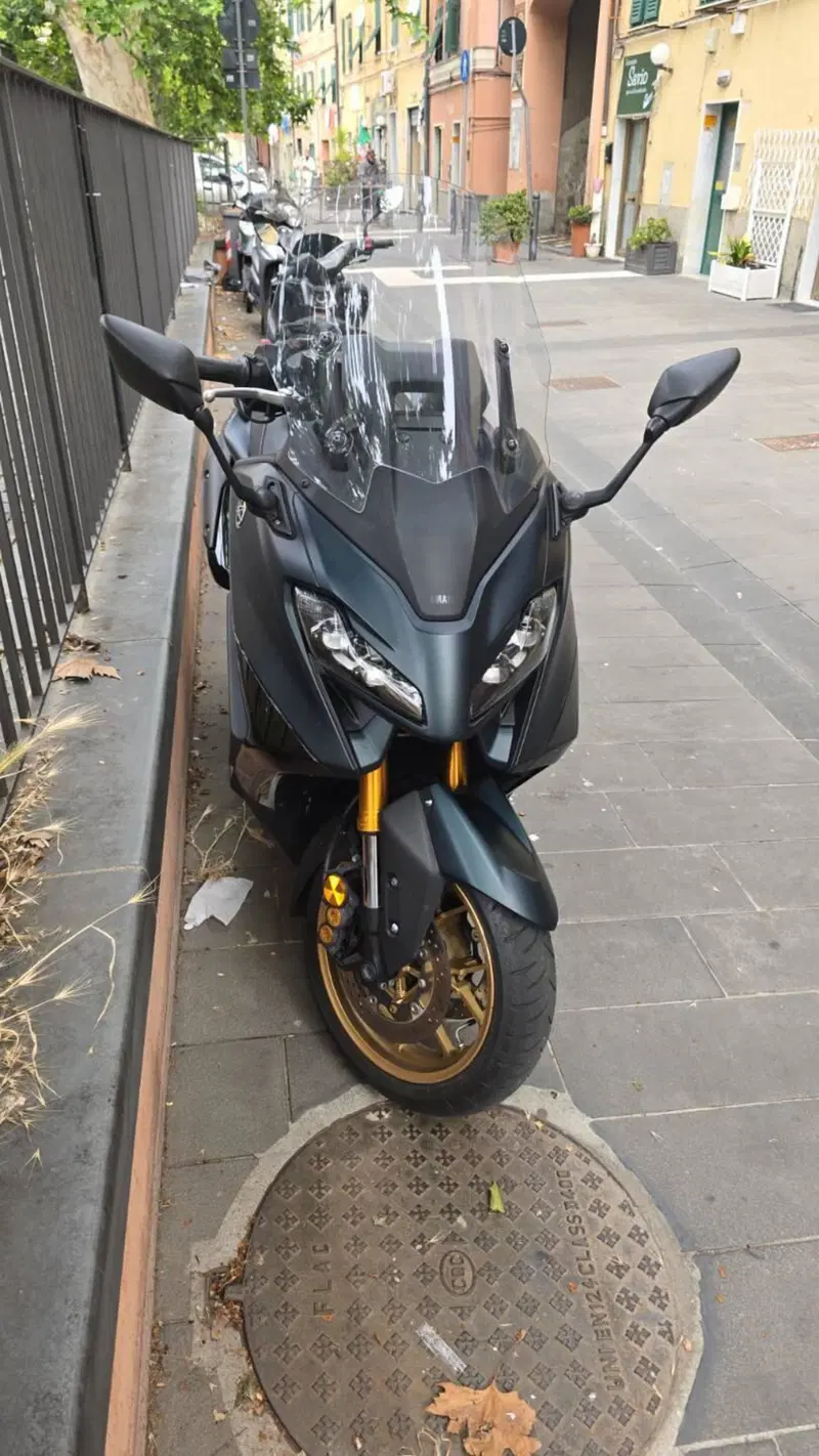 Yamaha T-Max 560 Tech Max (2022 - 24) (2)