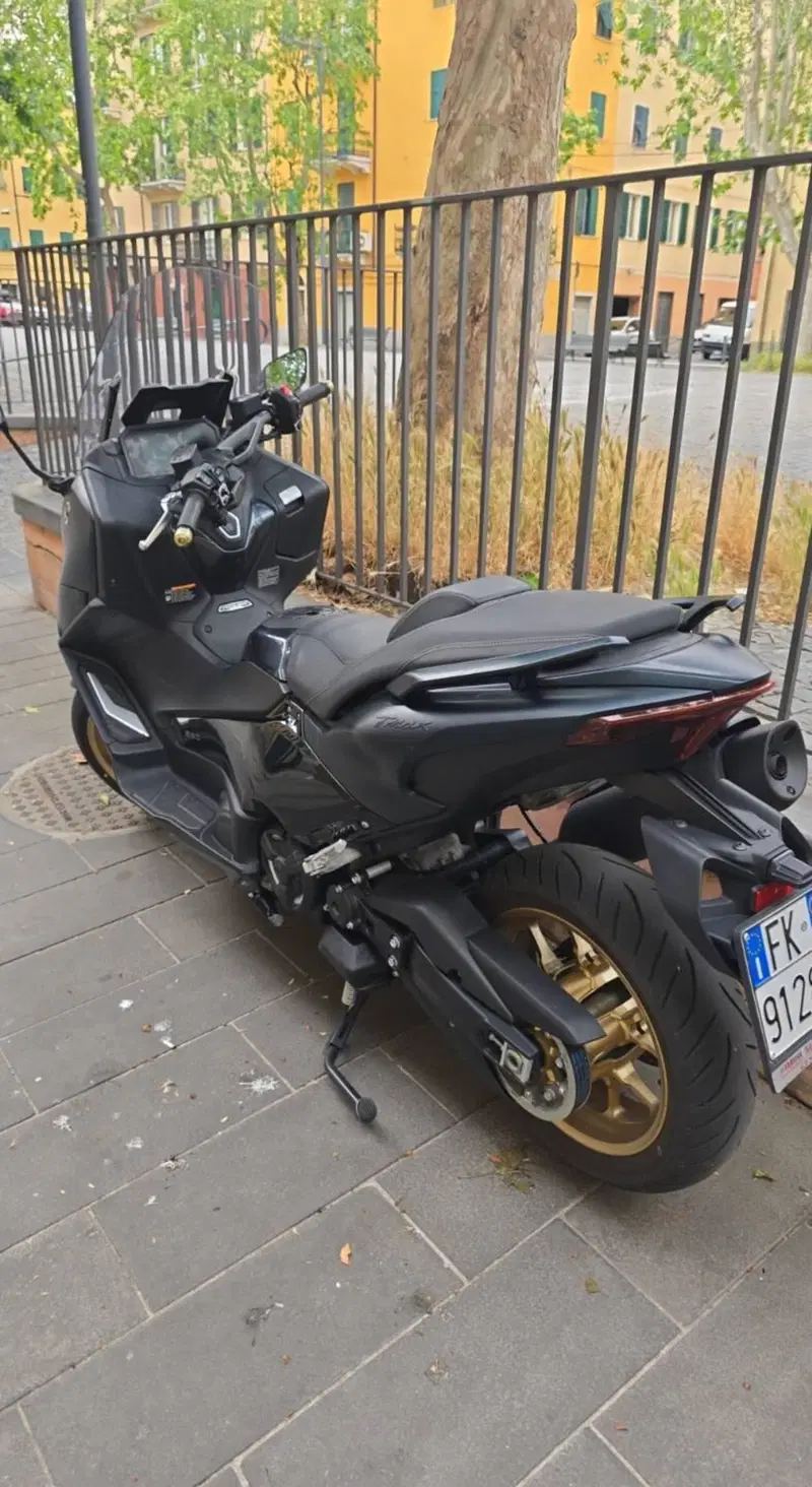 Yamaha T-Max 560 Tech Max (2022 - 24) (4)