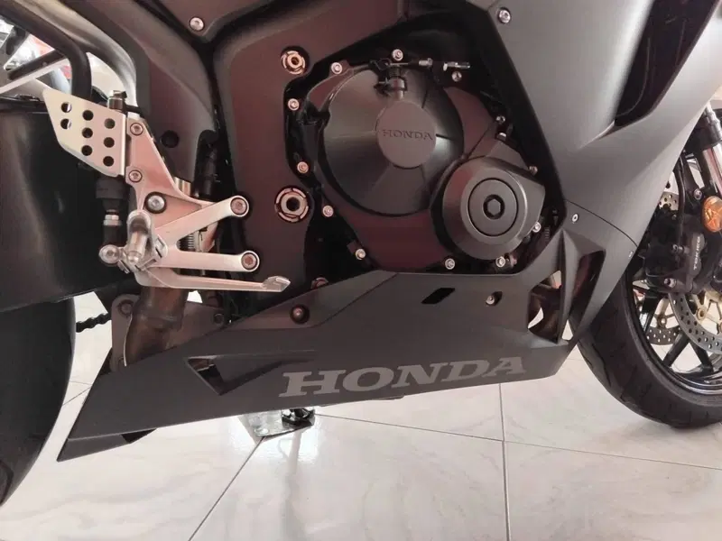 Honda CBR 600 RR (2024 - 26) (8)