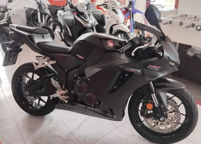 Honda CBR 600 RR (2024 - 26) (3)