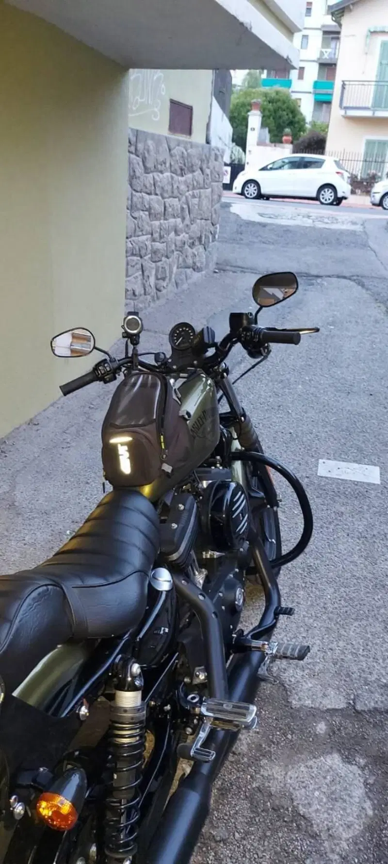 Harley-Davidson 883 Iron (2014 - 16) - XL 883N (2)