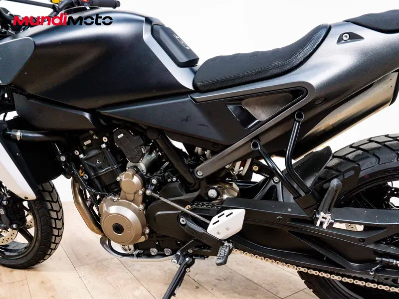 Husqvarna Svartpilen 801 (2024 - 26) (10)