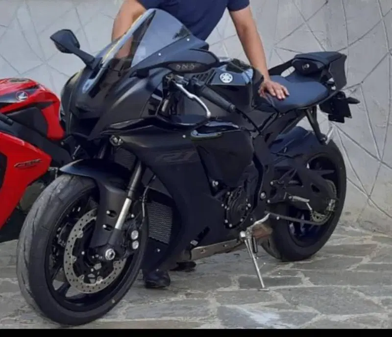 Yamaha YZF R1 (2020 - 25)