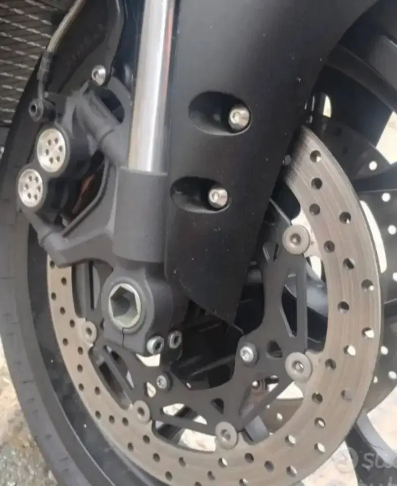 Yamaha YZF R1 (2020 - 25) (3)